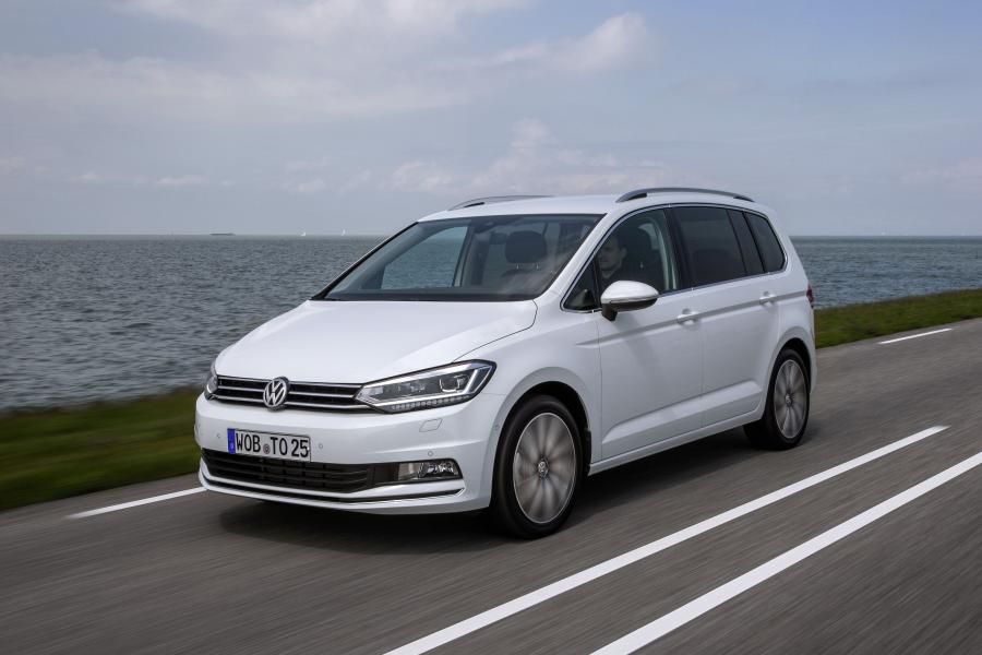  Volkswagen Touran TSI 2015 года  (фото 4 из 8)